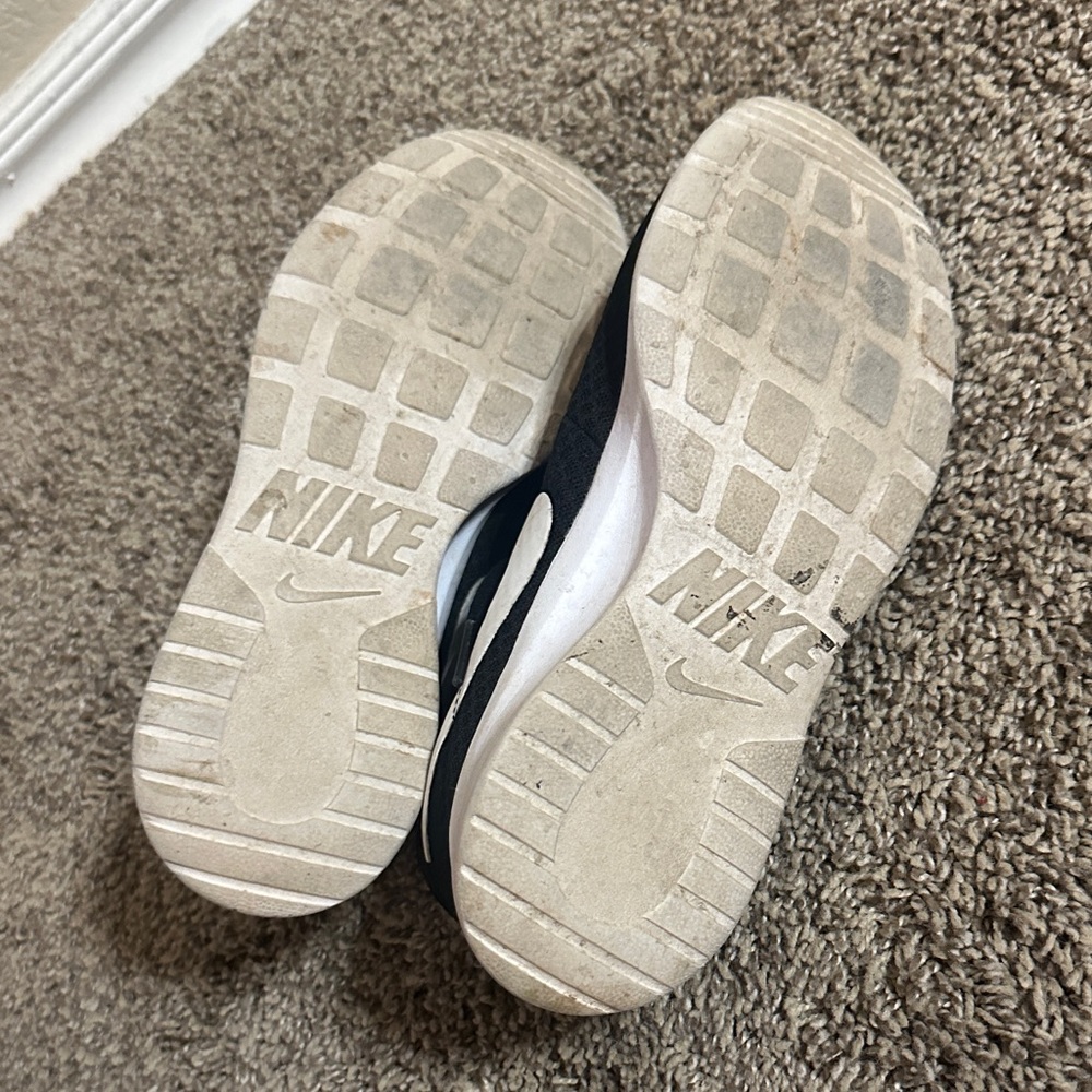 Nike Tanjun Women's Tennis Shoes - Picture 4 of 5
